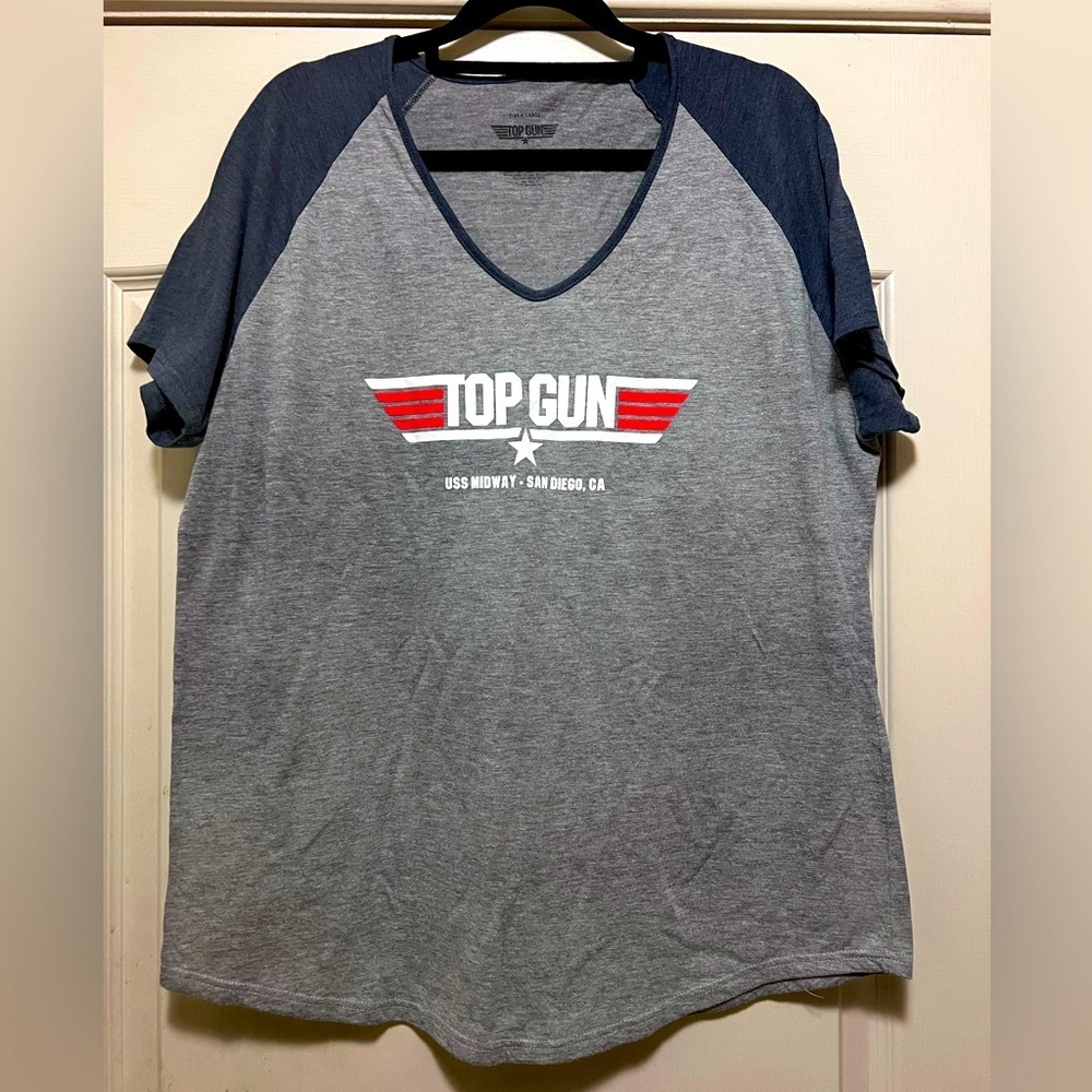 Top Gun San Diego CA USS Midway T-Shirt, women’s X-Large. Preowned